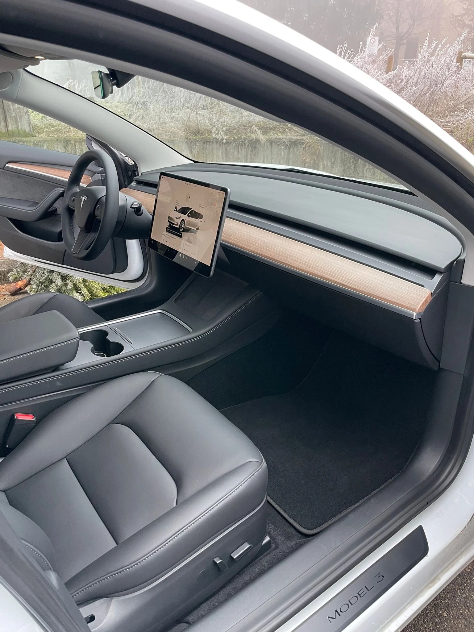 TESLA Facelift Model 3 Performance Dual Motor AWD CH-Auto mit Werksgarantie-image-9