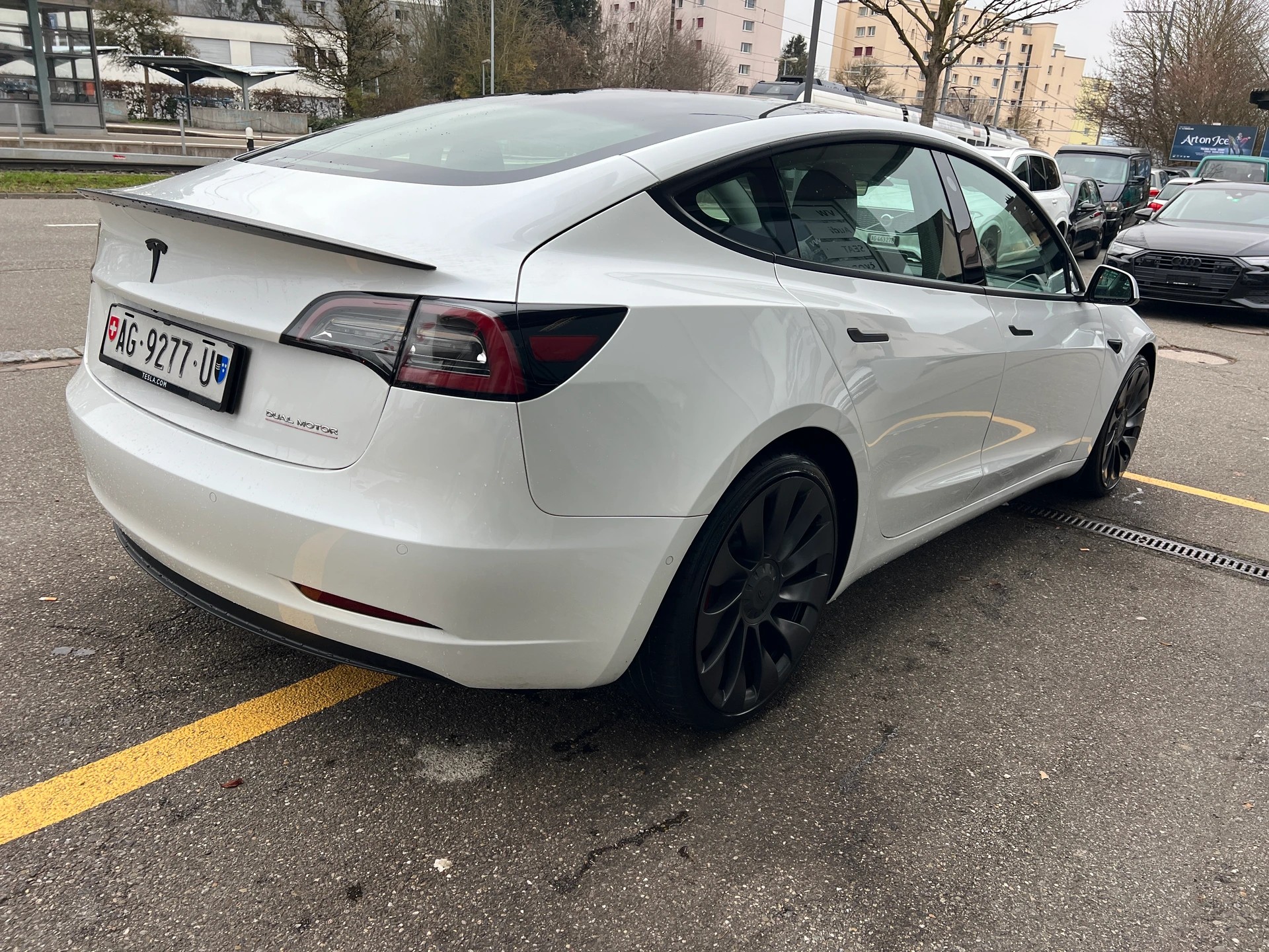 TESLA Facelift Model 3 Performance Dual Motor AWD CH-Auto mit Werksgarantie-image-3