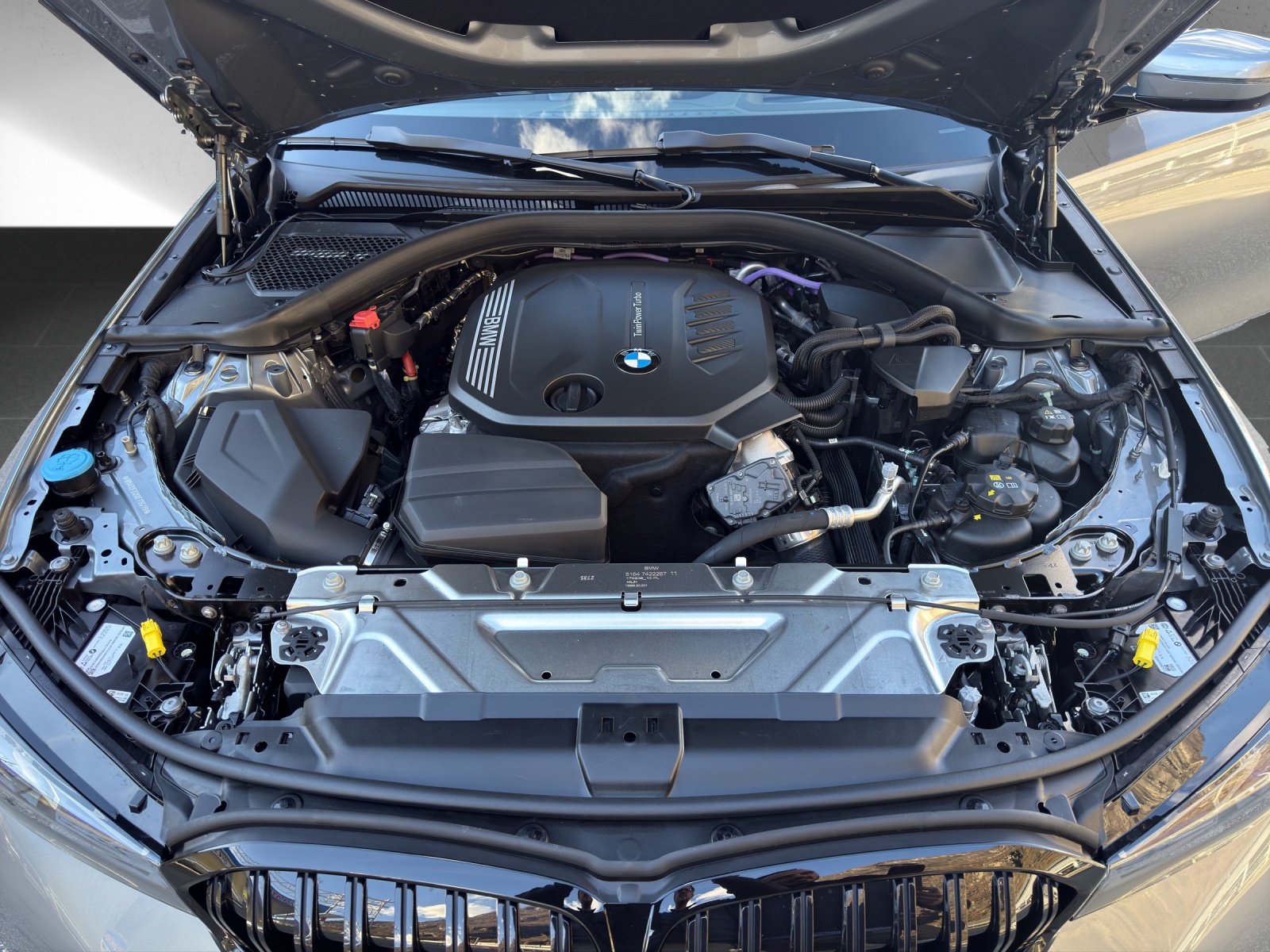 BMW 320d xDrive 48V Touring Steptronic M Sport Pro-image-18