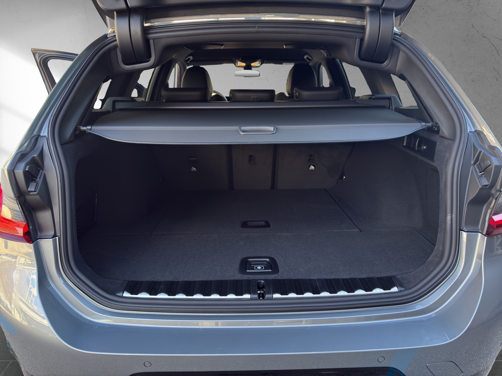 BMW 320d xDrive 48V Touring Steptronic M Sport Pro-image-17