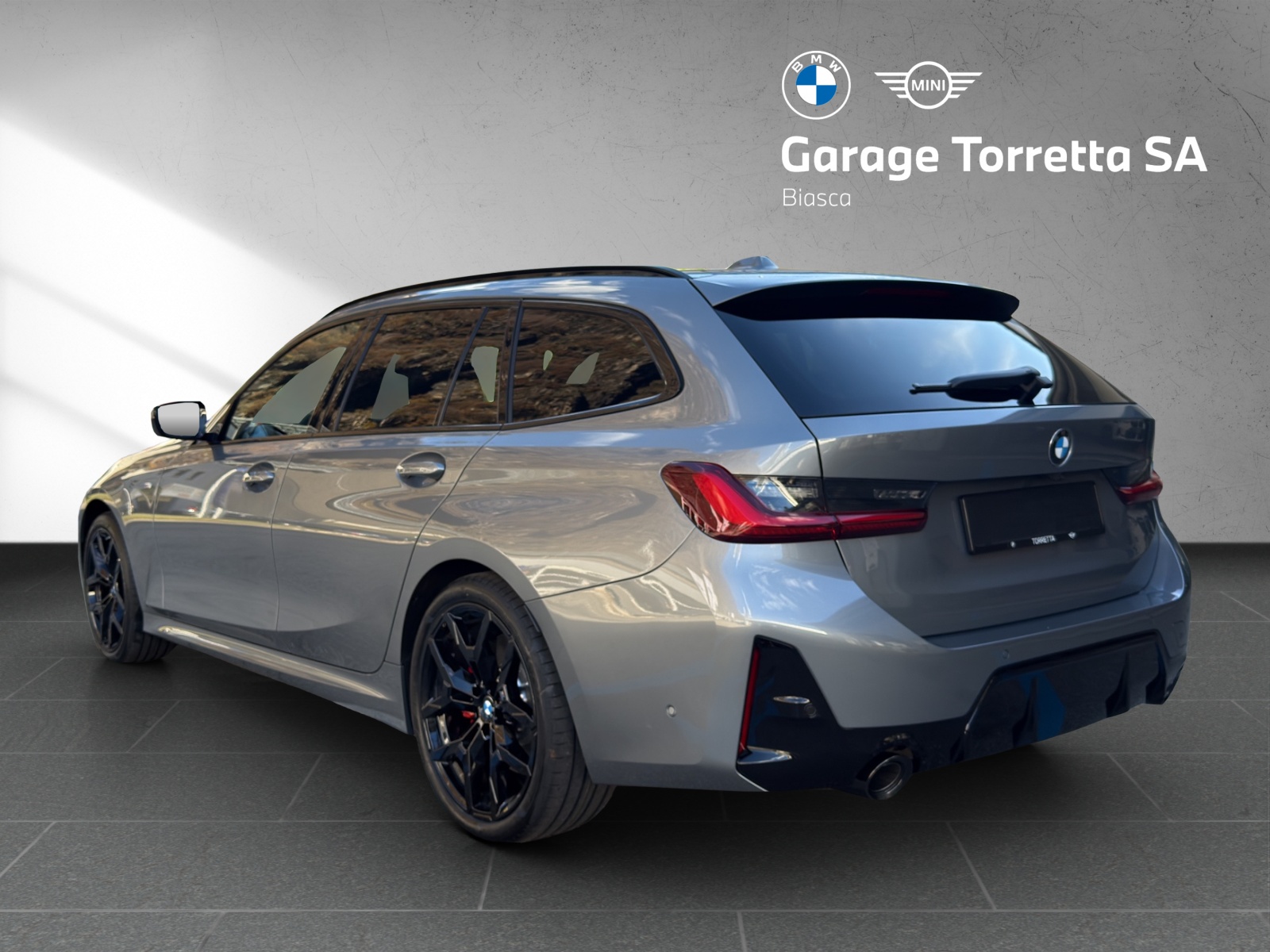 BMW 320d xDrive 48V Touring Steptronic M Sport Pro-image-2