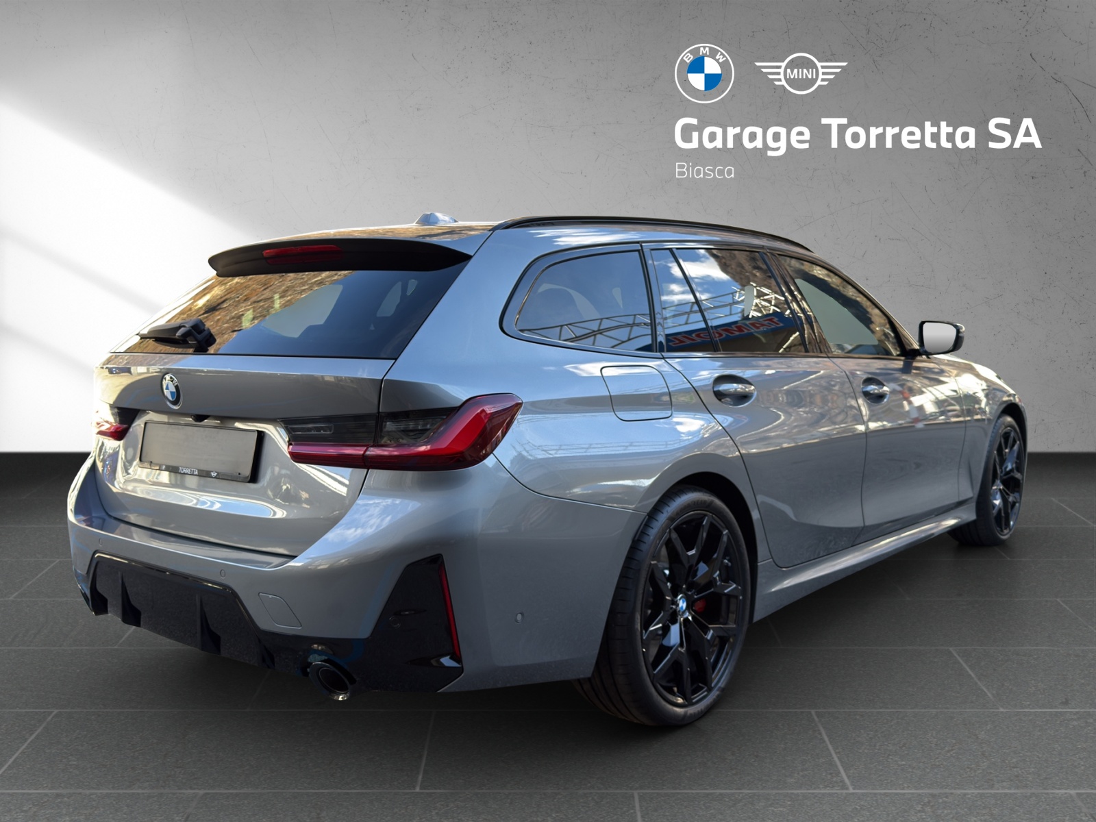 BMW 320d xDrive 48V Touring Steptronic M Sport Pro-image-4