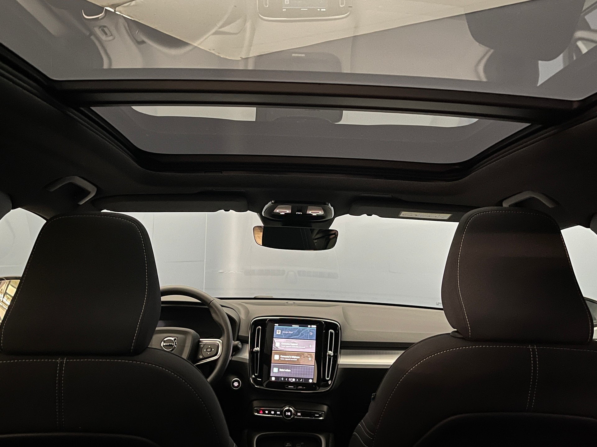 VOLVO XC40 2.0 B3 MH Plus Dark-image-12