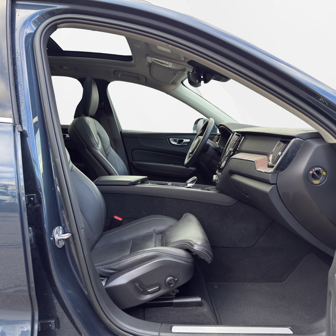 VOLVO XC60 T6 eAWD PluginHybrid Ultimate Bright Geartronic-image-11