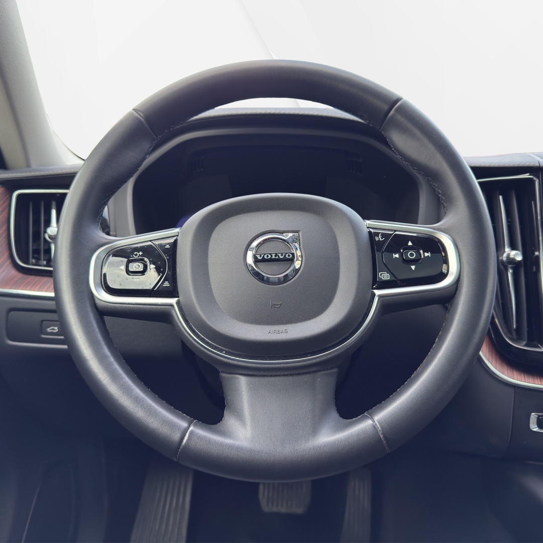 VOLVO XC60 T6 eAWD PluginHybrid Ultimate Bright Geartronic-image-14