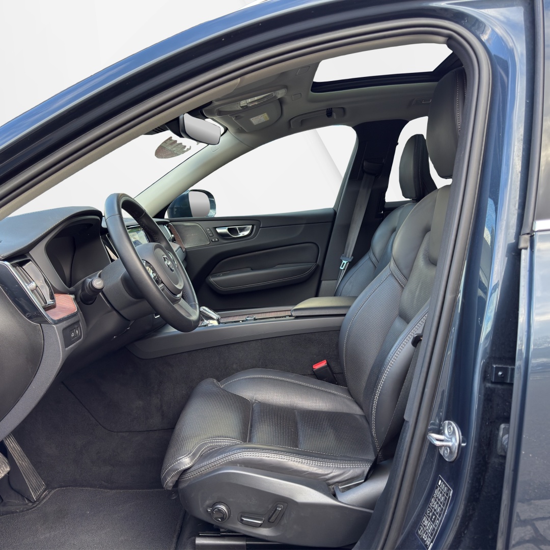 VOLVO XC60 T6 eAWD PluginHybrid Ultimate Bright Geartronic-image-8
