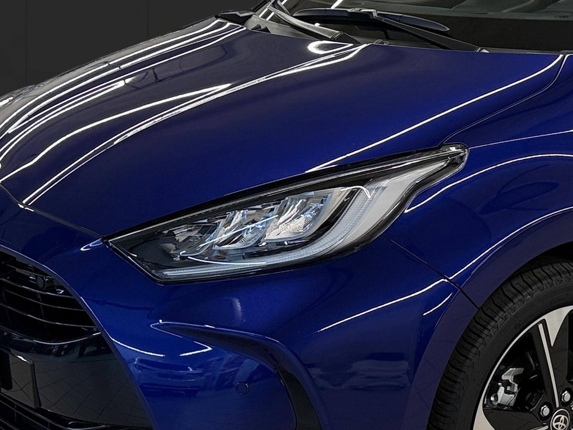 TOYOTA Yaris 1.5 Premium e-CVT-image-8