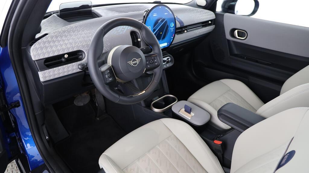 MINI Cooper S Cabrio-image-16