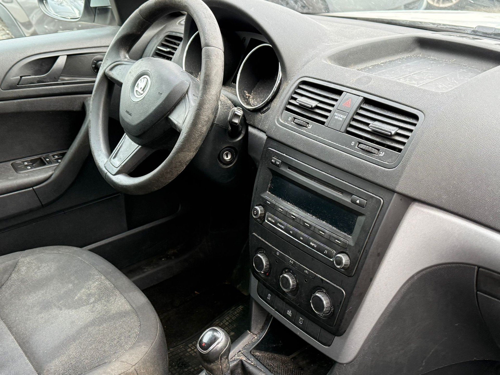 SKODA Yeti 1.8 TSI Ambition 4x4-image-10