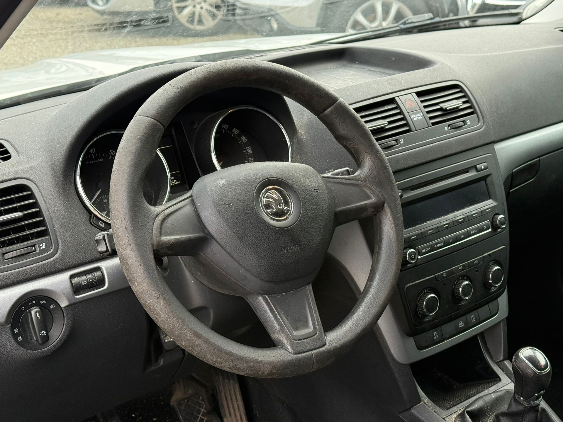 SKODA Yeti 1.8 TSI Ambition 4x4-image-11