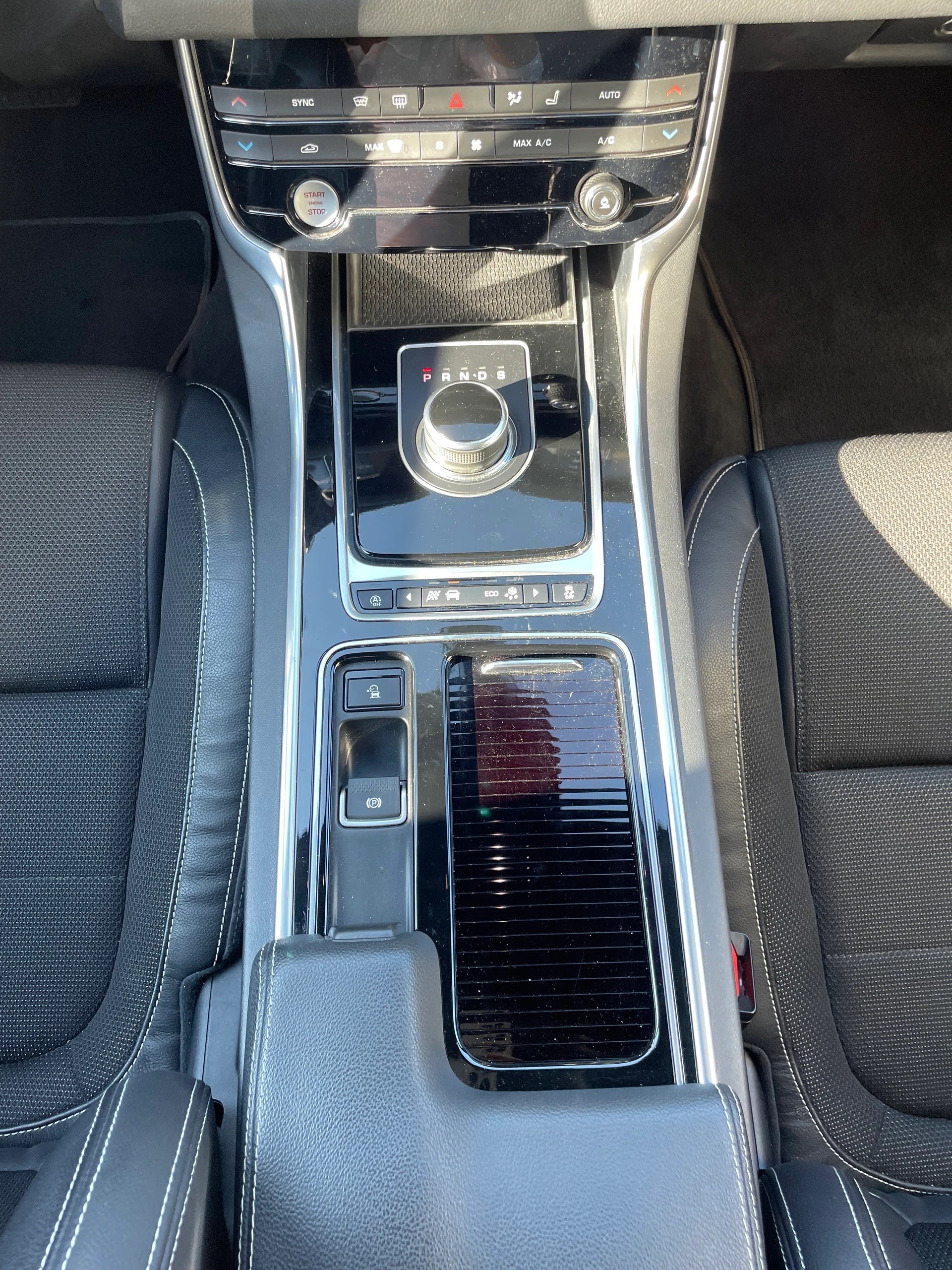 JAGUAR XF Sportbrake 240 R-Sport AWD Automatic-image-13
