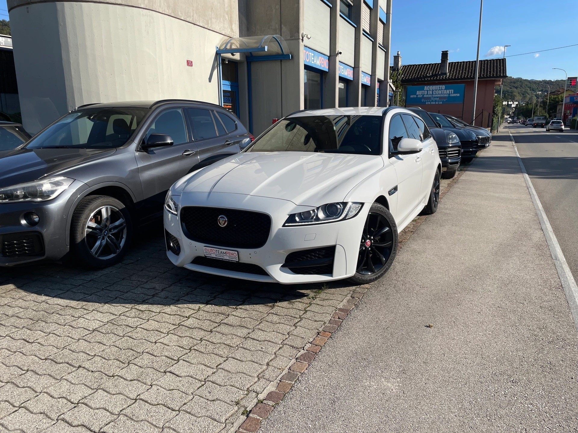 Car photo