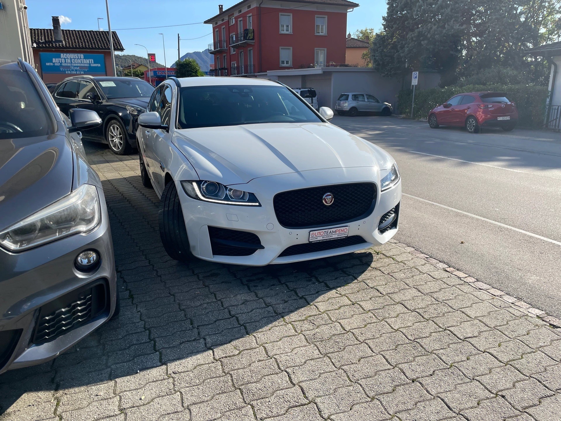 JAGUAR XF Sportbrake 240 R-Sport AWD Automatic-image-2