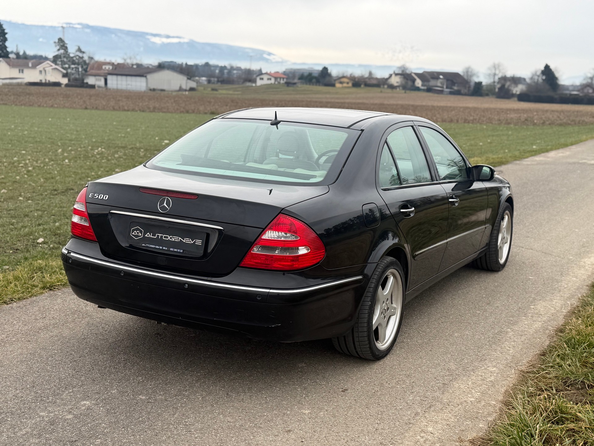 MERCEDES-BENZ E 500 Elégance Automatic-image-6