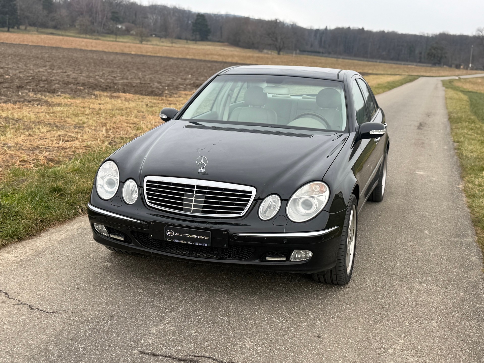 MERCEDES-BENZ E 500 Elégance Automatic-image-1