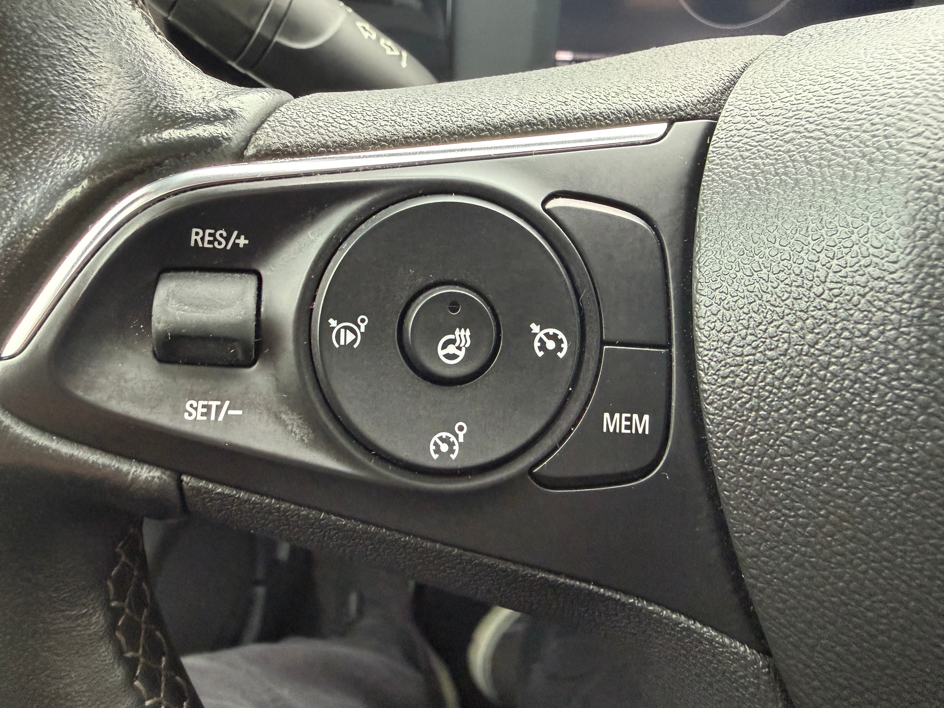 OPEL Mokka 1.2 Direct Injection Turbo Ultimate-image-12