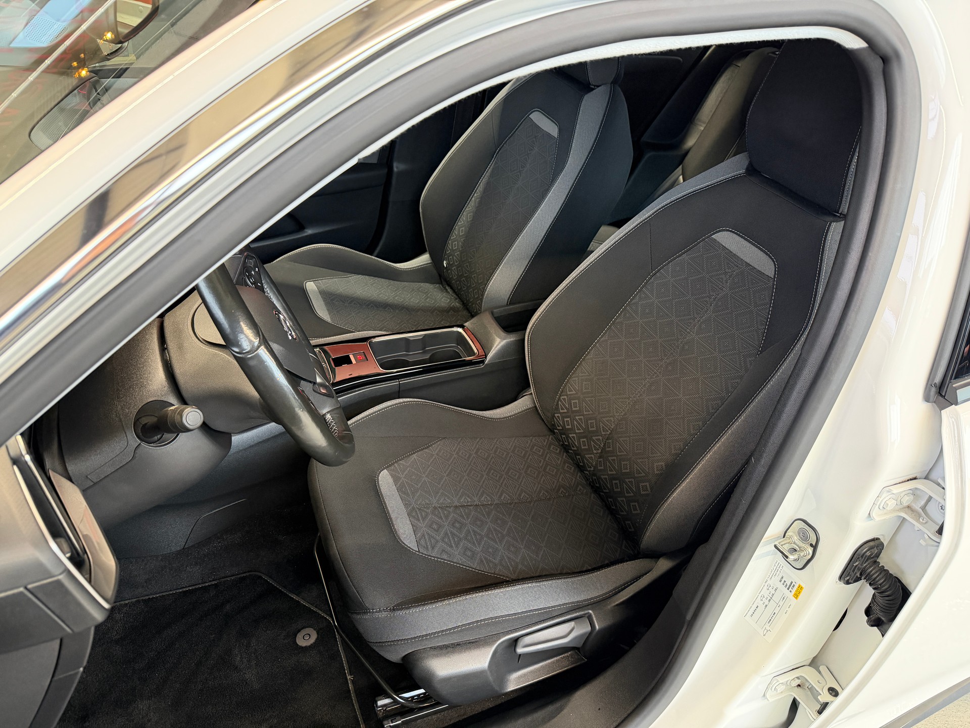 OPEL Mokka 1.2 Direct Injection Turbo Ultimate-image-8