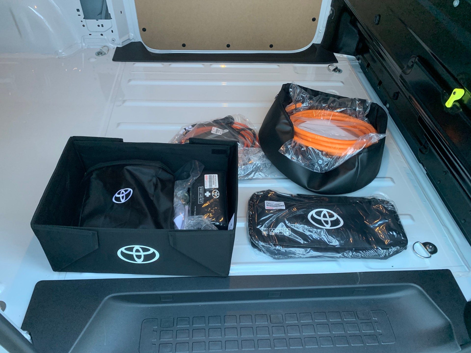 TOYOTA Proace EV Electric 75kWh Long Active L2-image-5