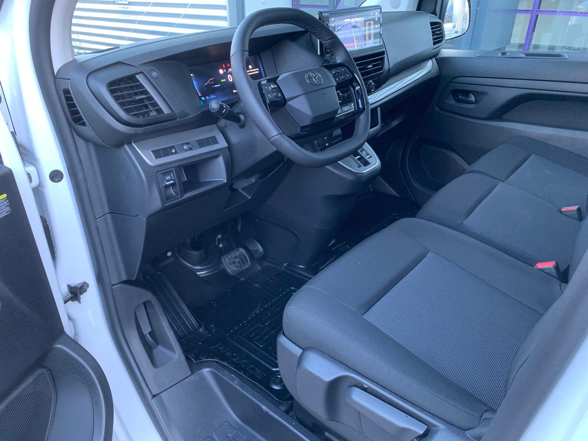 TOYOTA Proace EV Electric 75kWh Long Active L2-image-7