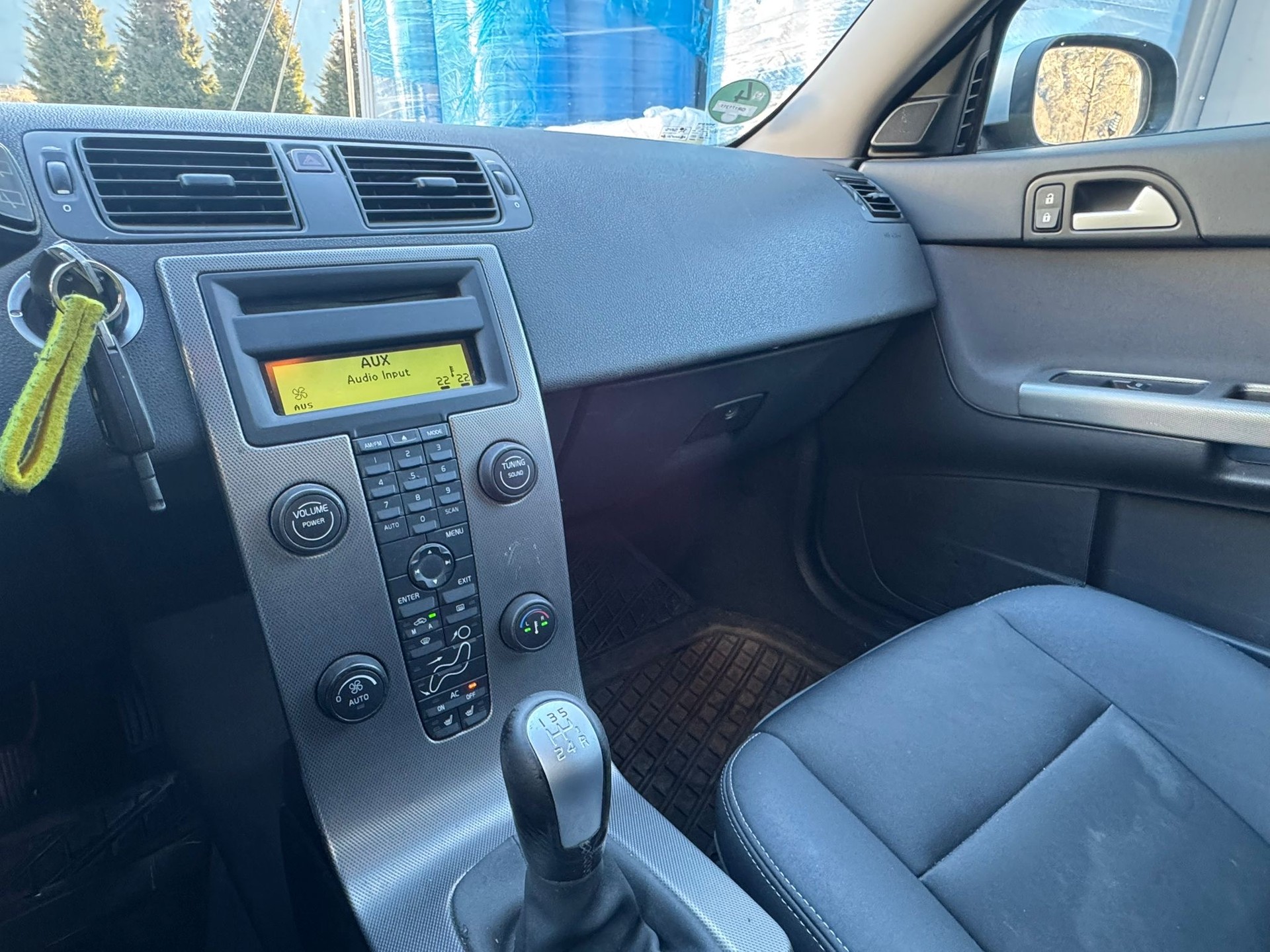VOLVO V50 1.6D-image-11