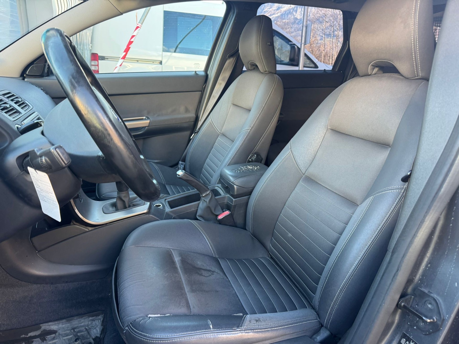 VOLVO V50 1.6D-image-13