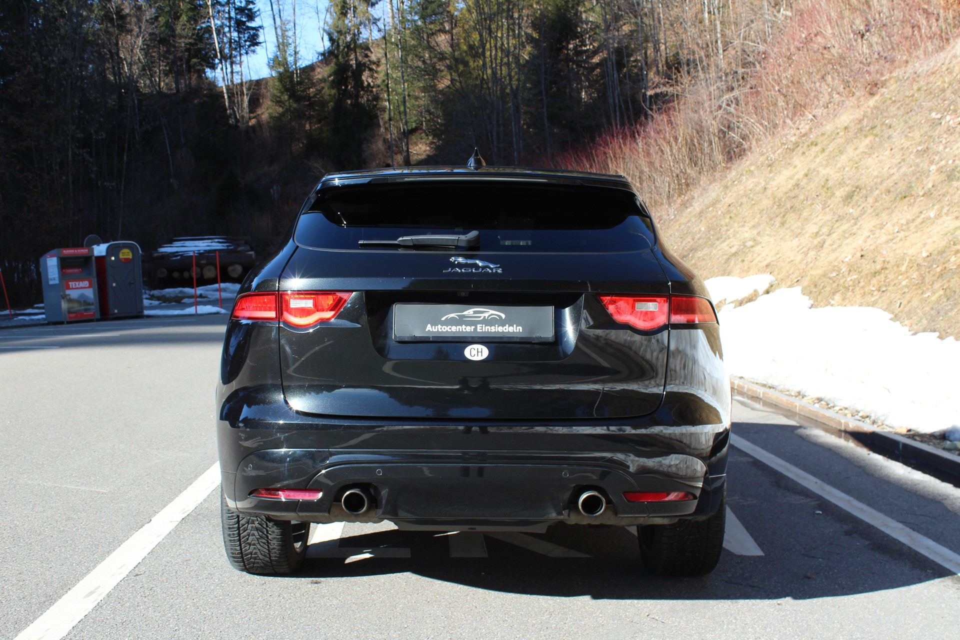 JAGUAR F-Pace 3.0 V6 S AWD Automatik-image-3