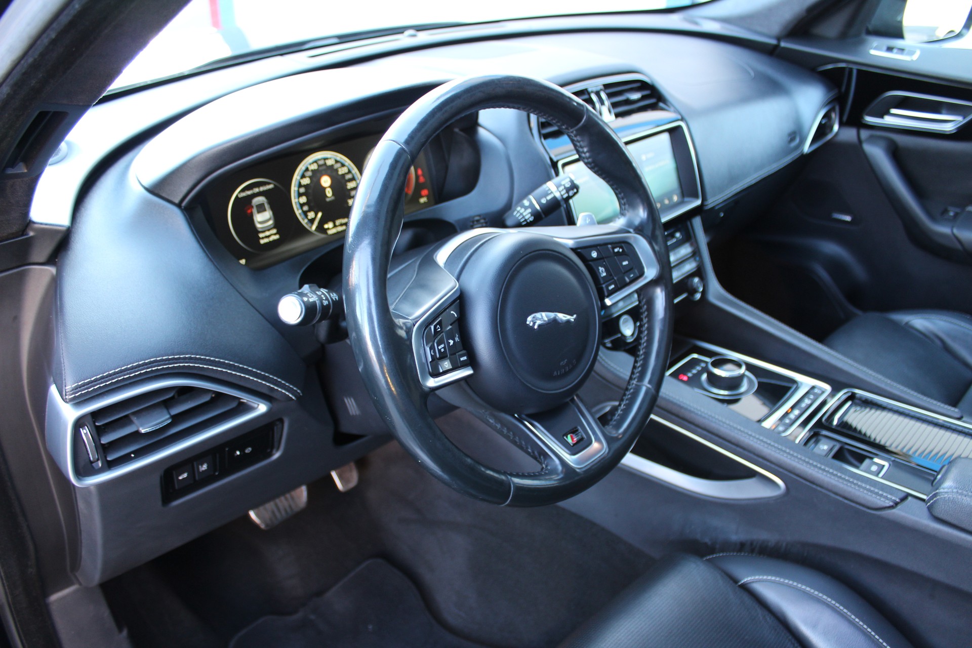 JAGUAR F-Pace 3.0 V6 S AWD Automatik-image-8