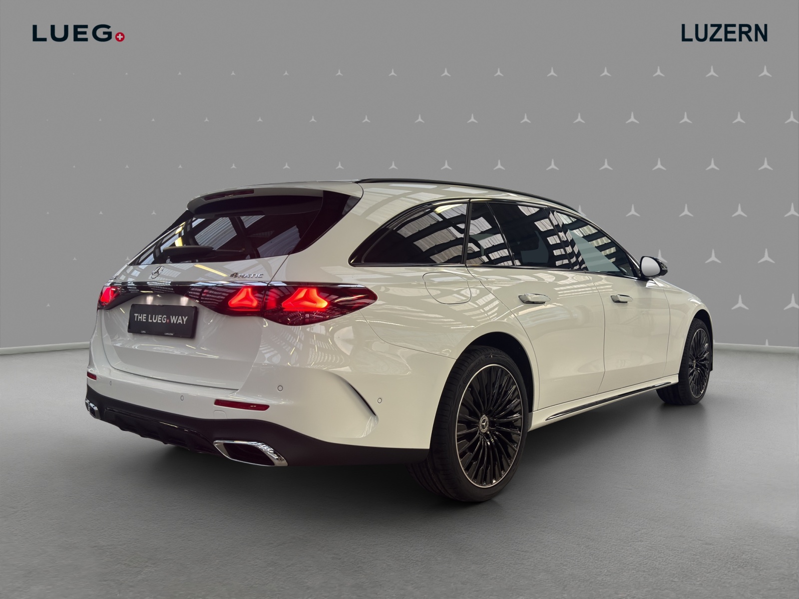 MERCEDES-BENZ E 220 d T 4Matic 9G-Tronic-image-4