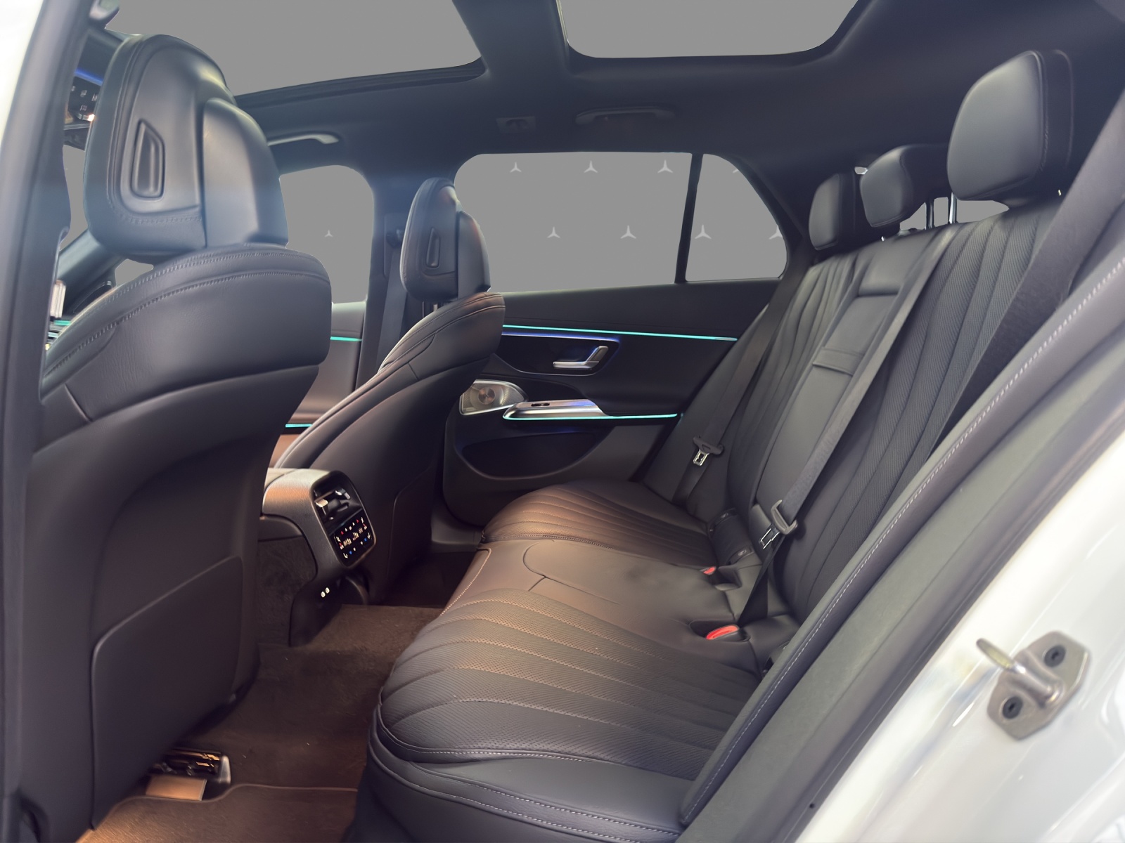 MERCEDES-BENZ E 220 d T 4Matic 9G-Tronic-image-15