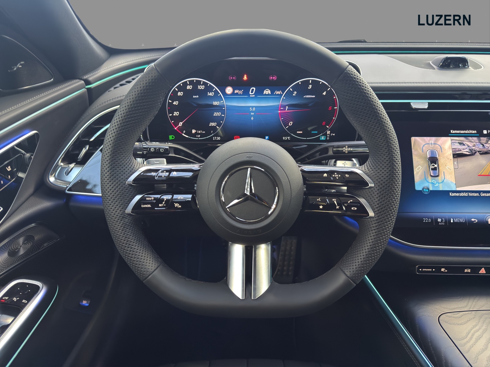 MERCEDES-BENZ E 220 d T 4Matic 9G-Tronic-image-11