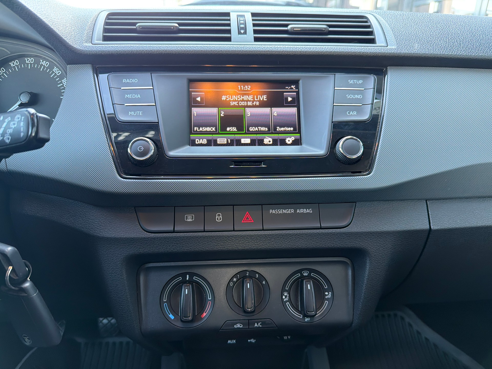 SKODA Fabia 1.0 Active-image-10