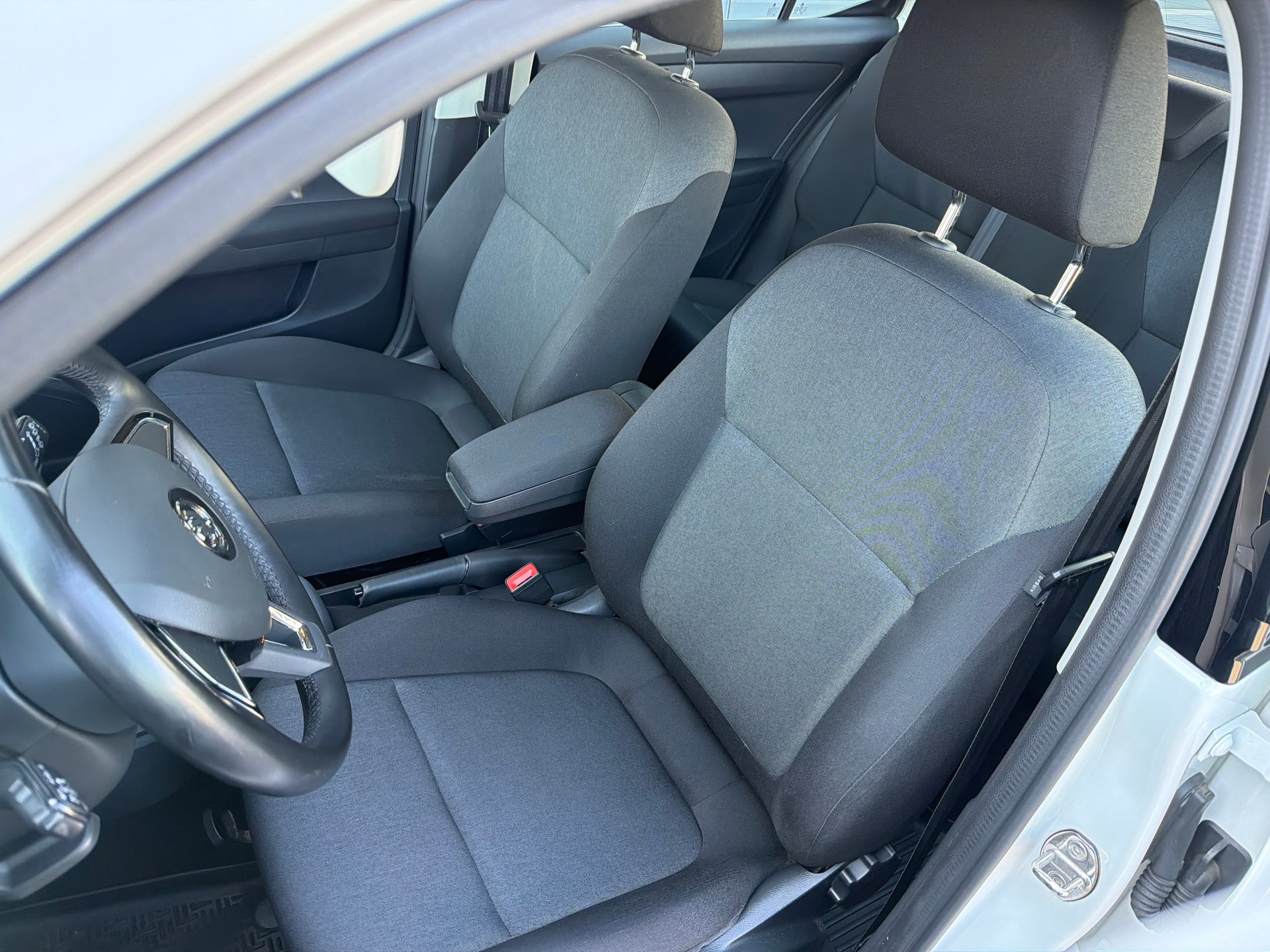 SKODA Fabia 1.0 Active-image-8