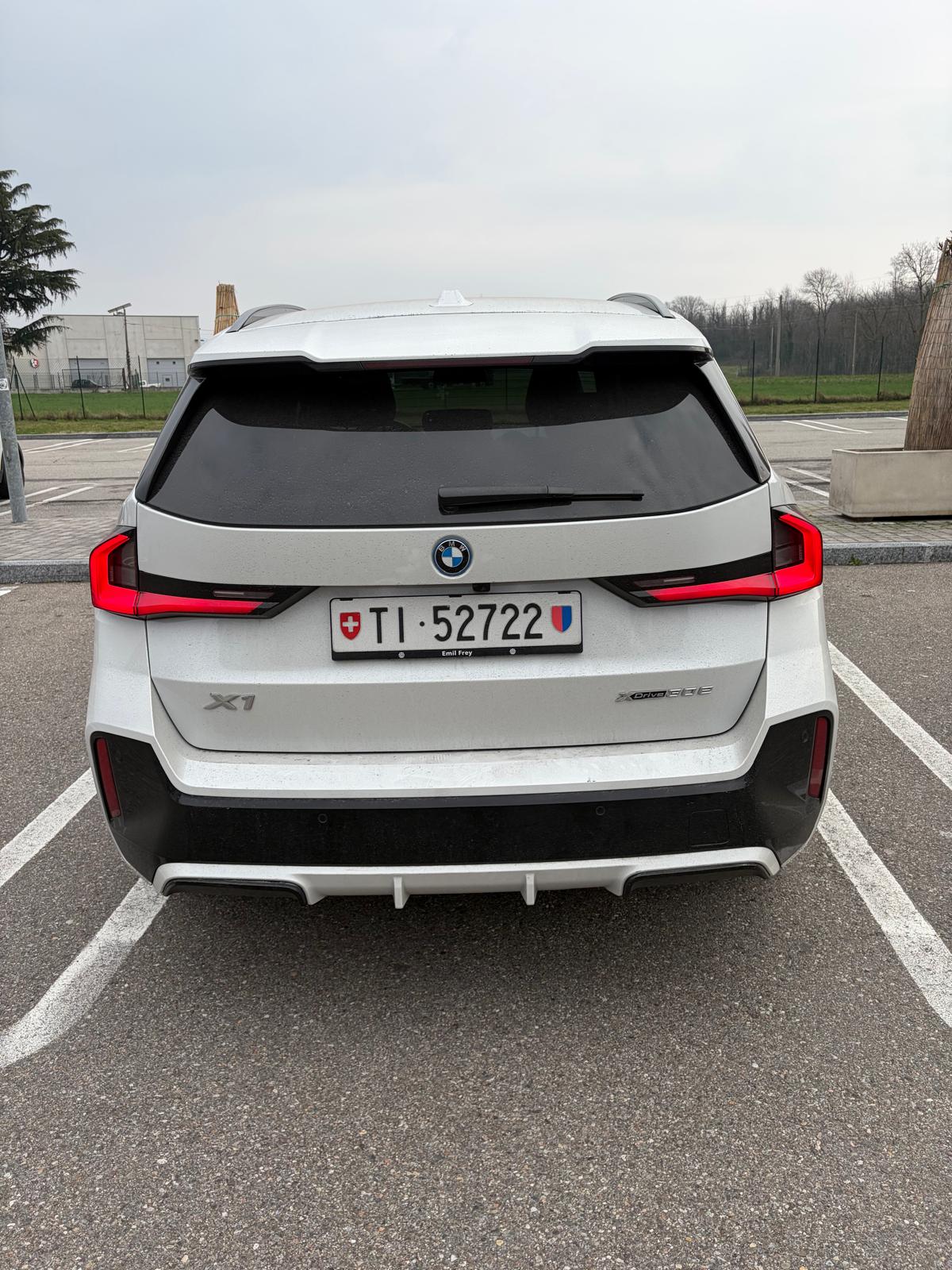 BMW x drive 30e-image-1