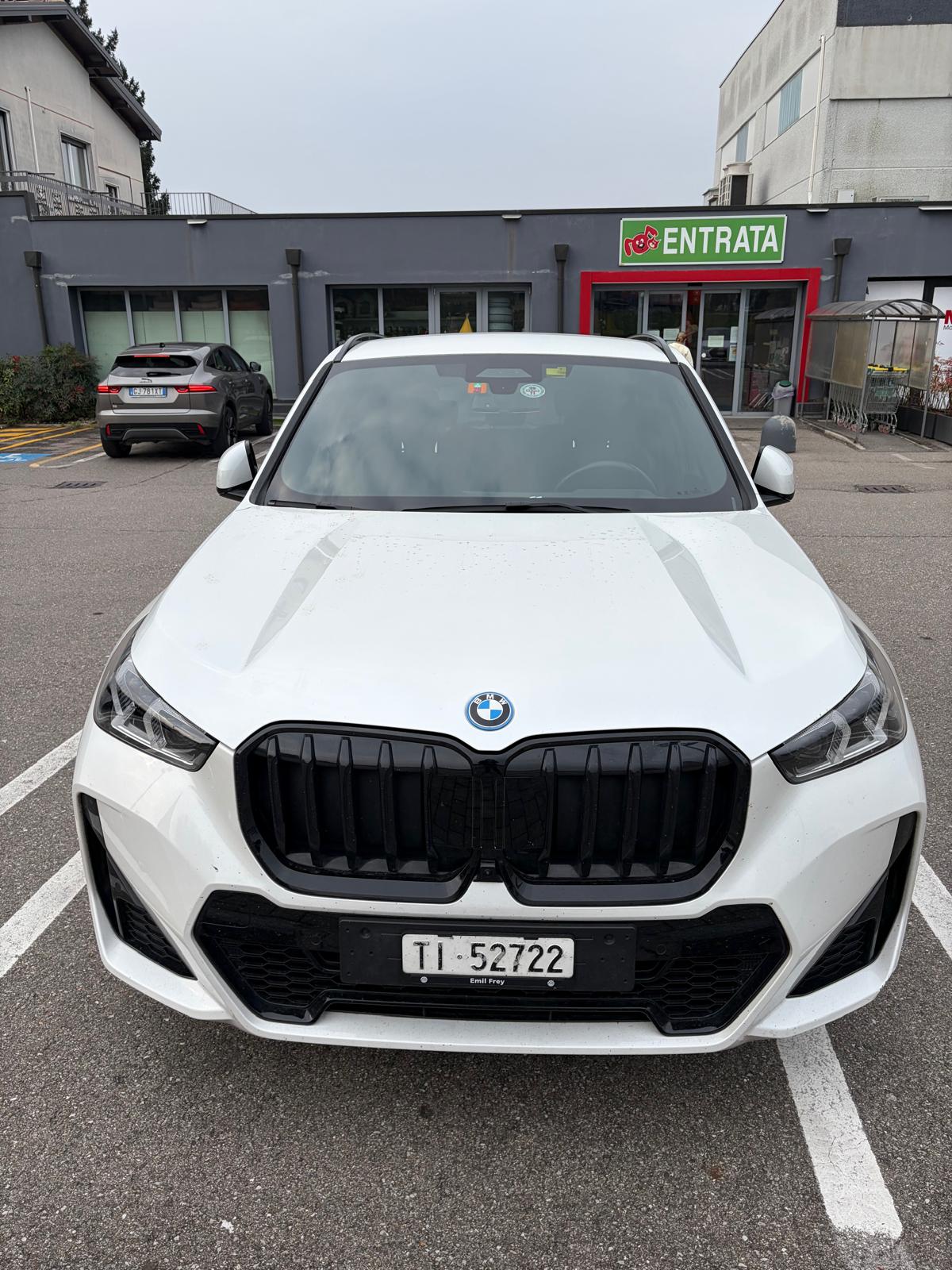 BMW x drive 30e-image-0