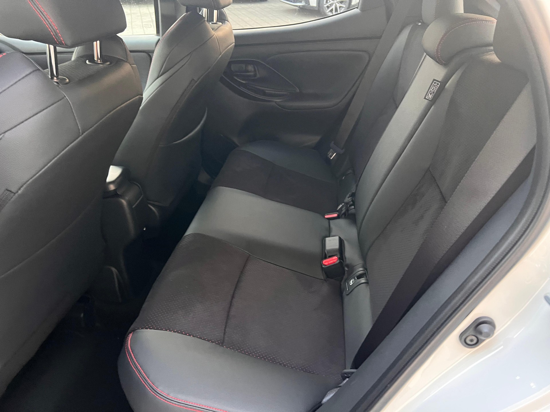 TOYOTA Yaris 1.5 VVT-i HSD GR Sport-image-10