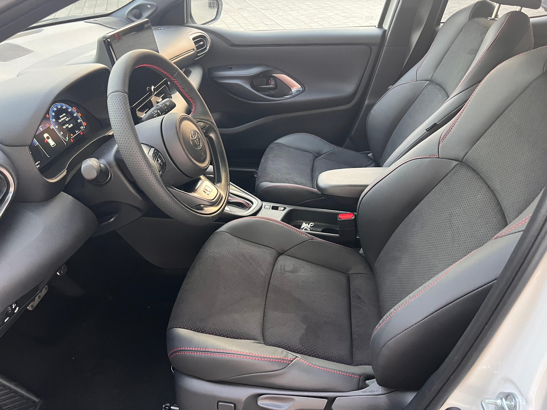 TOYOTA Yaris 1.5 VVT-i HSD GR Sport-image-8