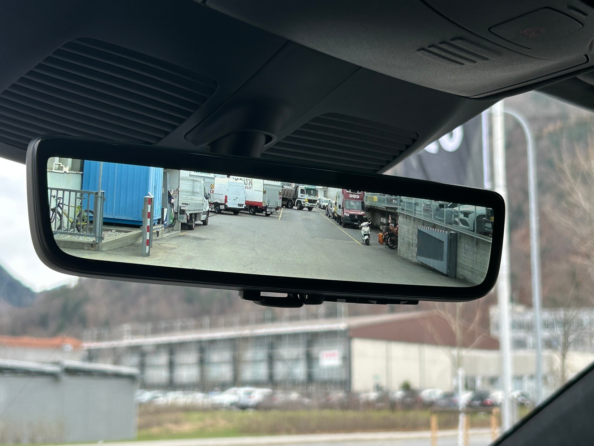 MERCEDES-BENZ V 300 d EXCLUSIVE Swiss Edition Lang 4MATIC-image-24