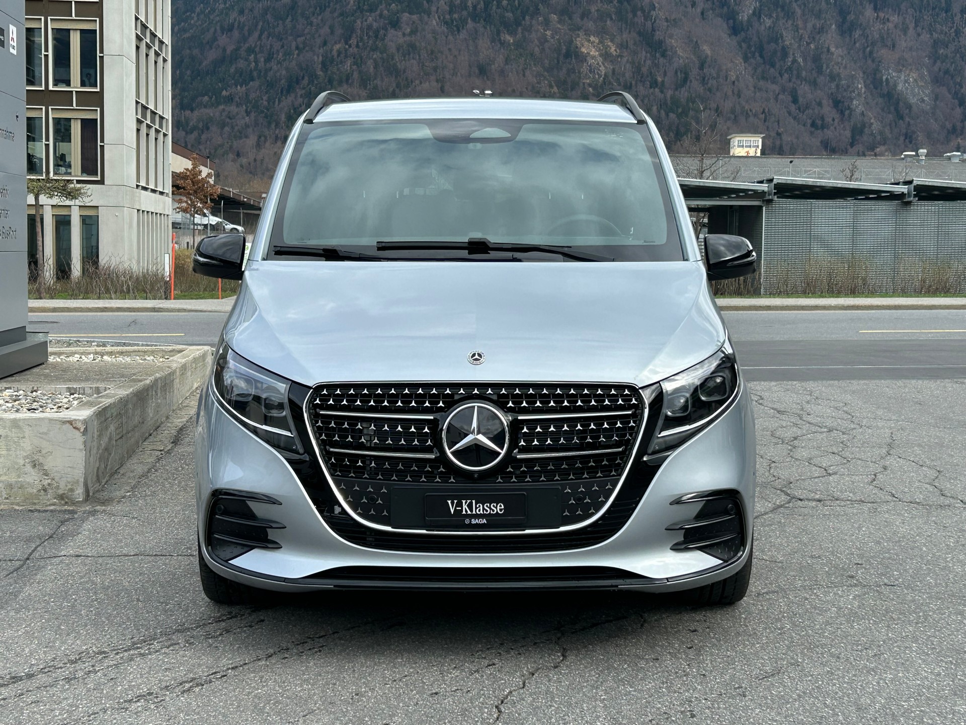 MERCEDES-BENZ V 300 d EXCLUSIVE Swiss Edition Lang 4MATIC-image-1