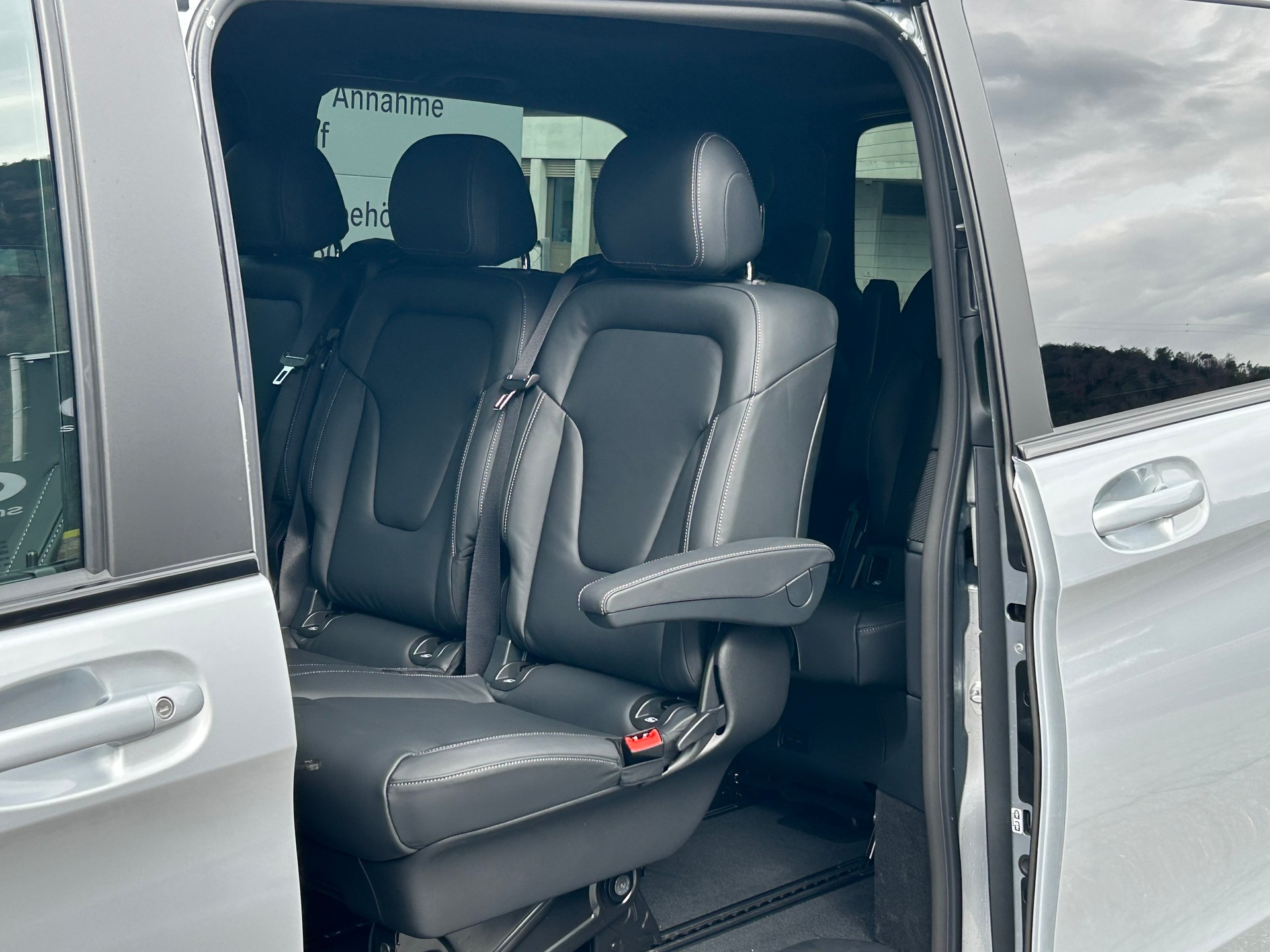 MERCEDES-BENZ V 300 d EXCLUSIVE Swiss Edition Lang 4MATIC-image-5