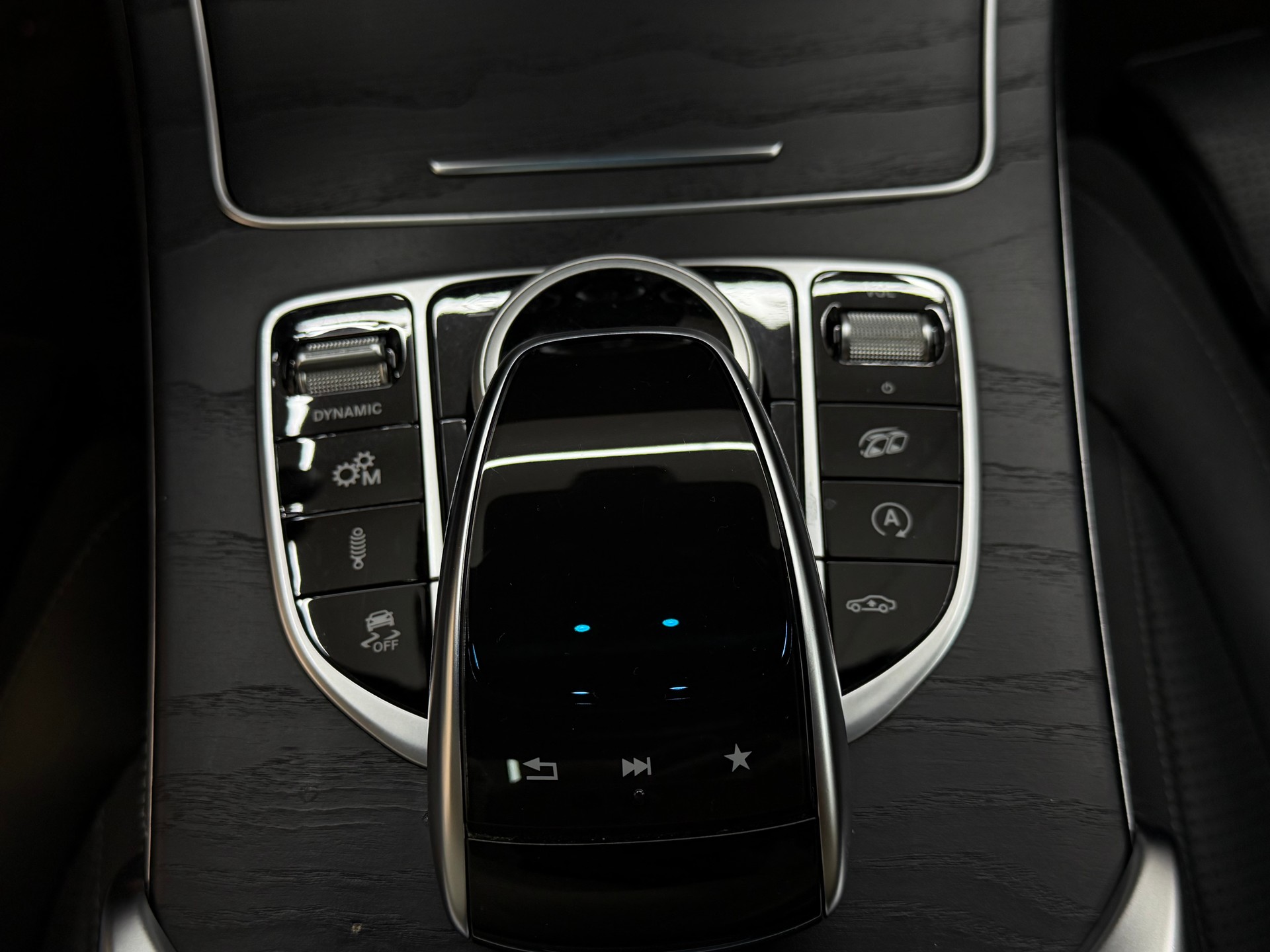 MERCEDES-BENZ GLC 63 S AMG 4Matic+ 9G-Tronic-image-11