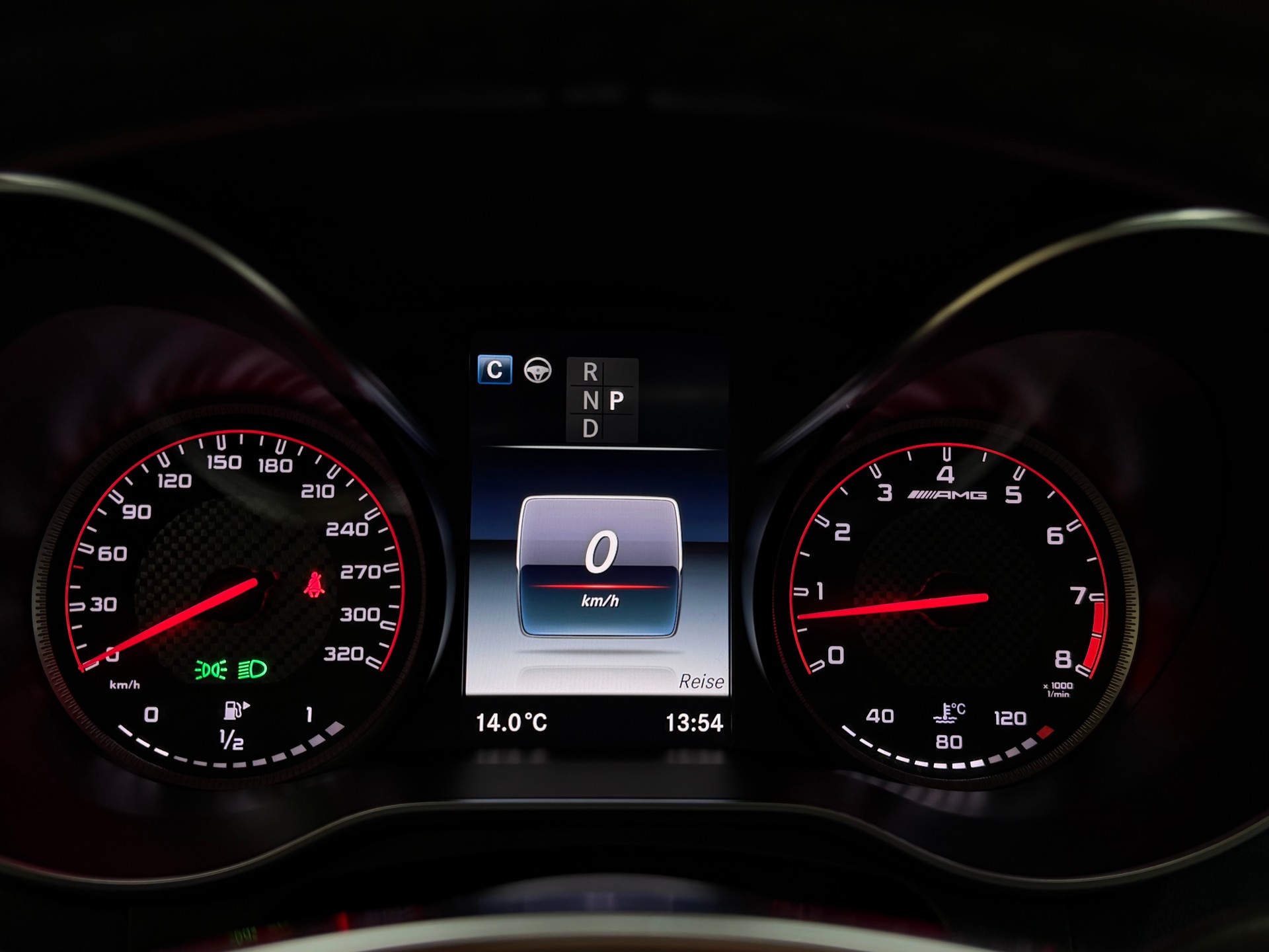 MERCEDES-BENZ GLC 63 S AMG 4Matic+ 9G-Tronic-image-12