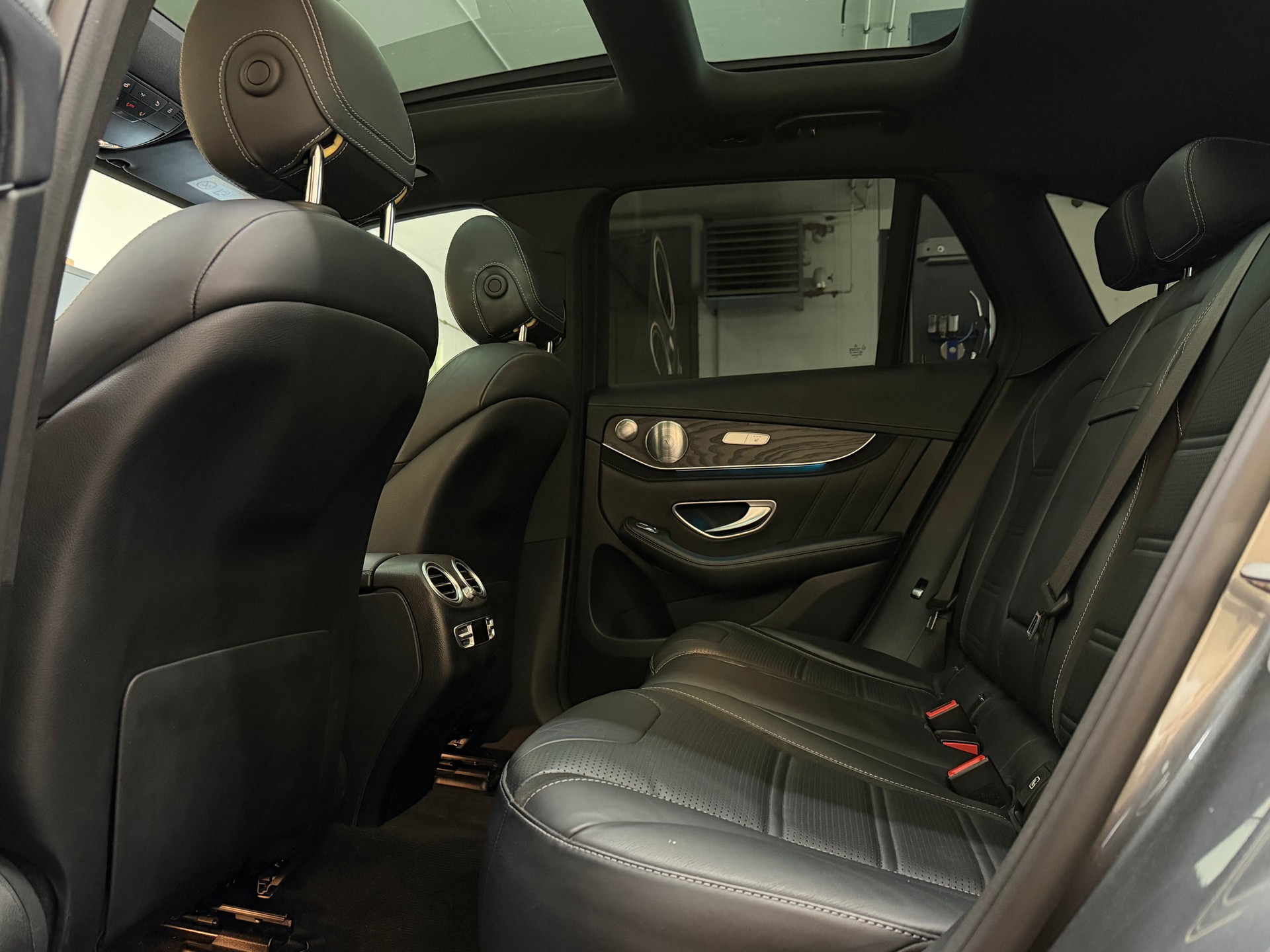 MERCEDES-BENZ GLC 63 S AMG 4Matic+ 9G-Tronic-image-7