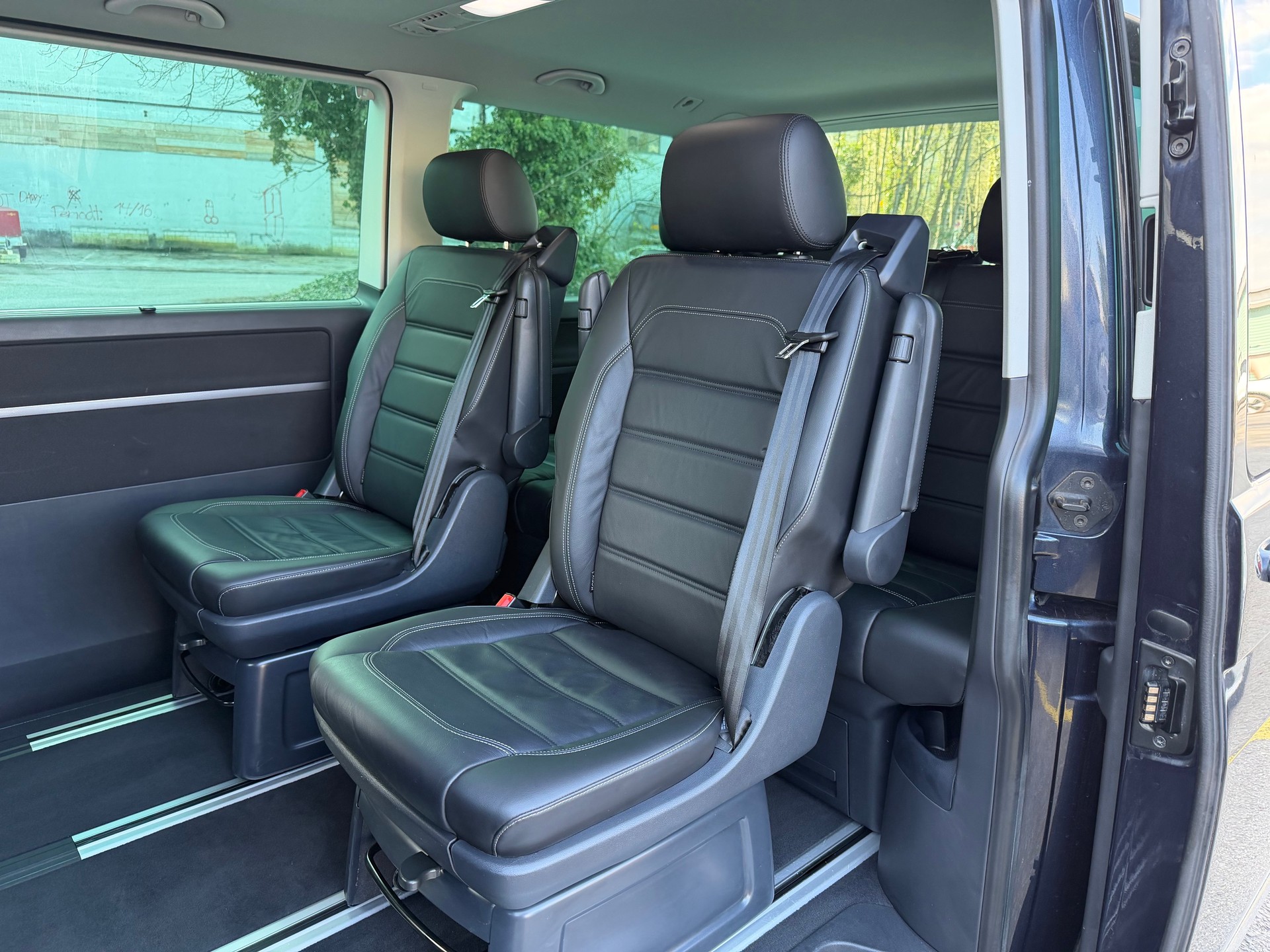 VW T6.1 Multivan 2.0 Bi-TDI Generation Six 4Motion DSG-image-5