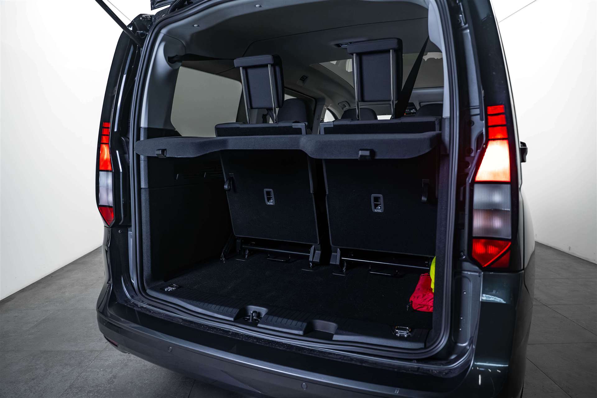 VW Caddy Maxi 1.5 TSi 7-Plätzer DSG-Automat-image-4