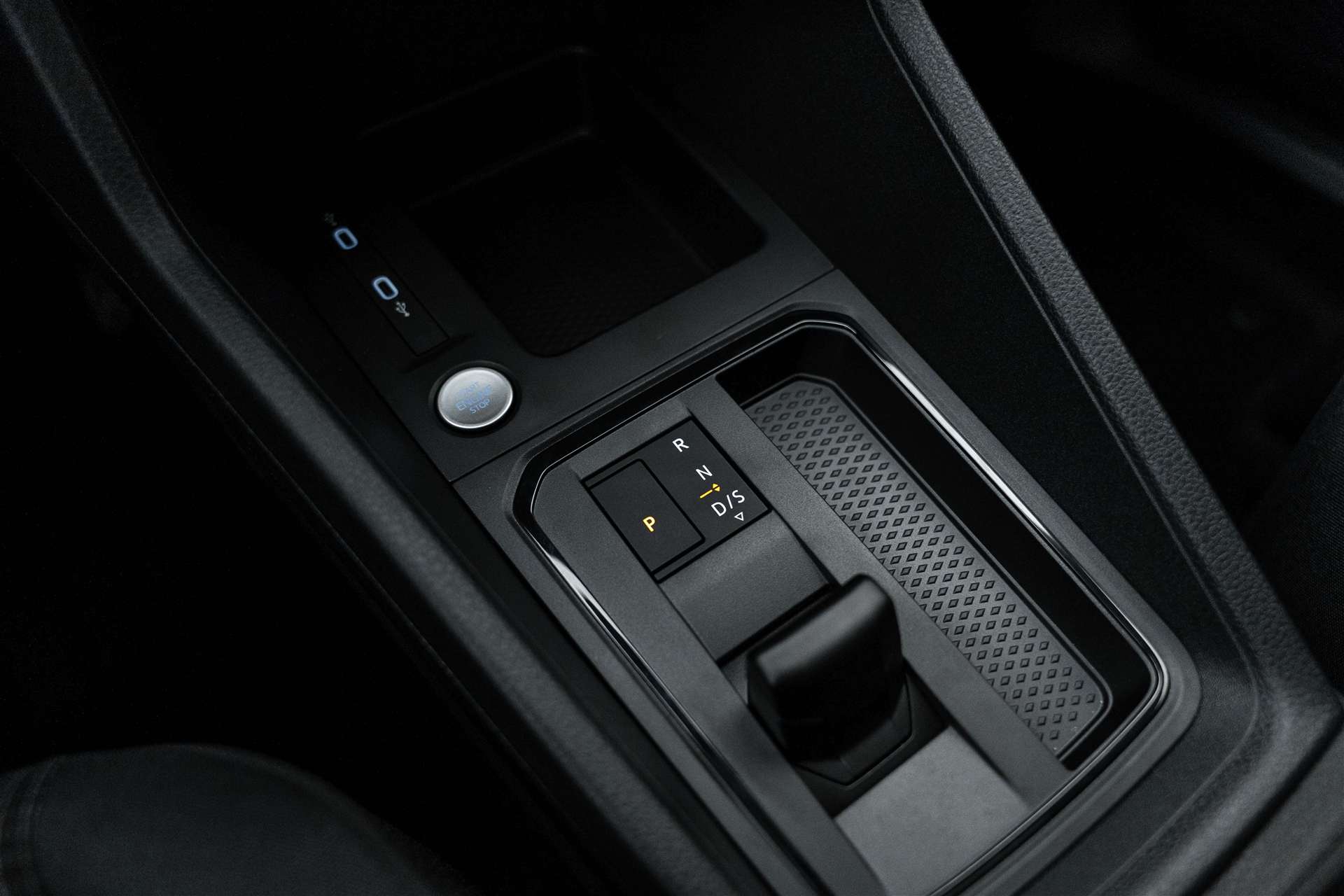 VW Caddy Maxi 1.5 TSi 7-Plätzer DSG-Automat-image-24