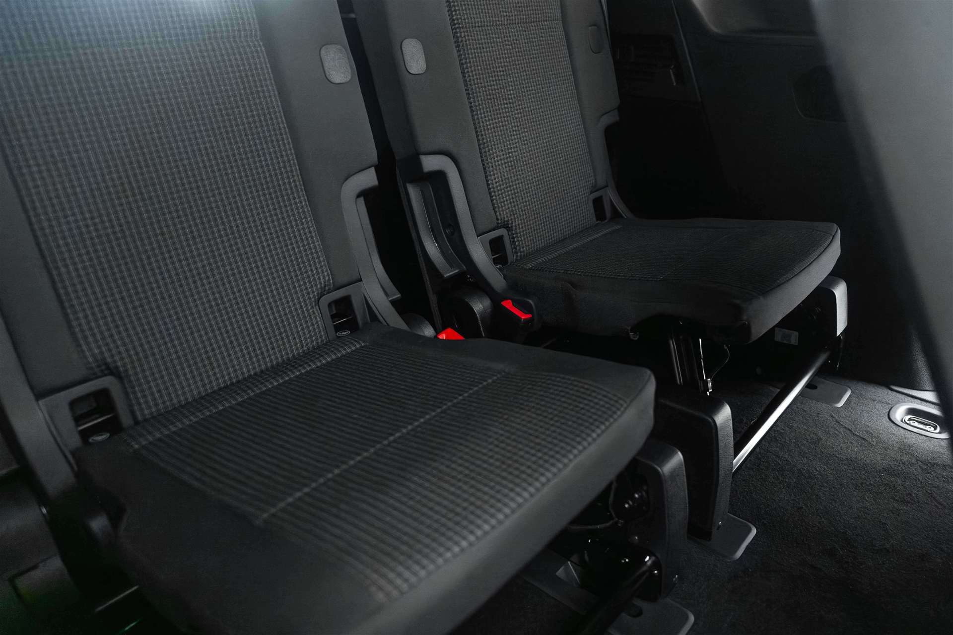 VW Caddy Maxi 1.5 TSi 7-Plätzer DSG-Automat-image-15