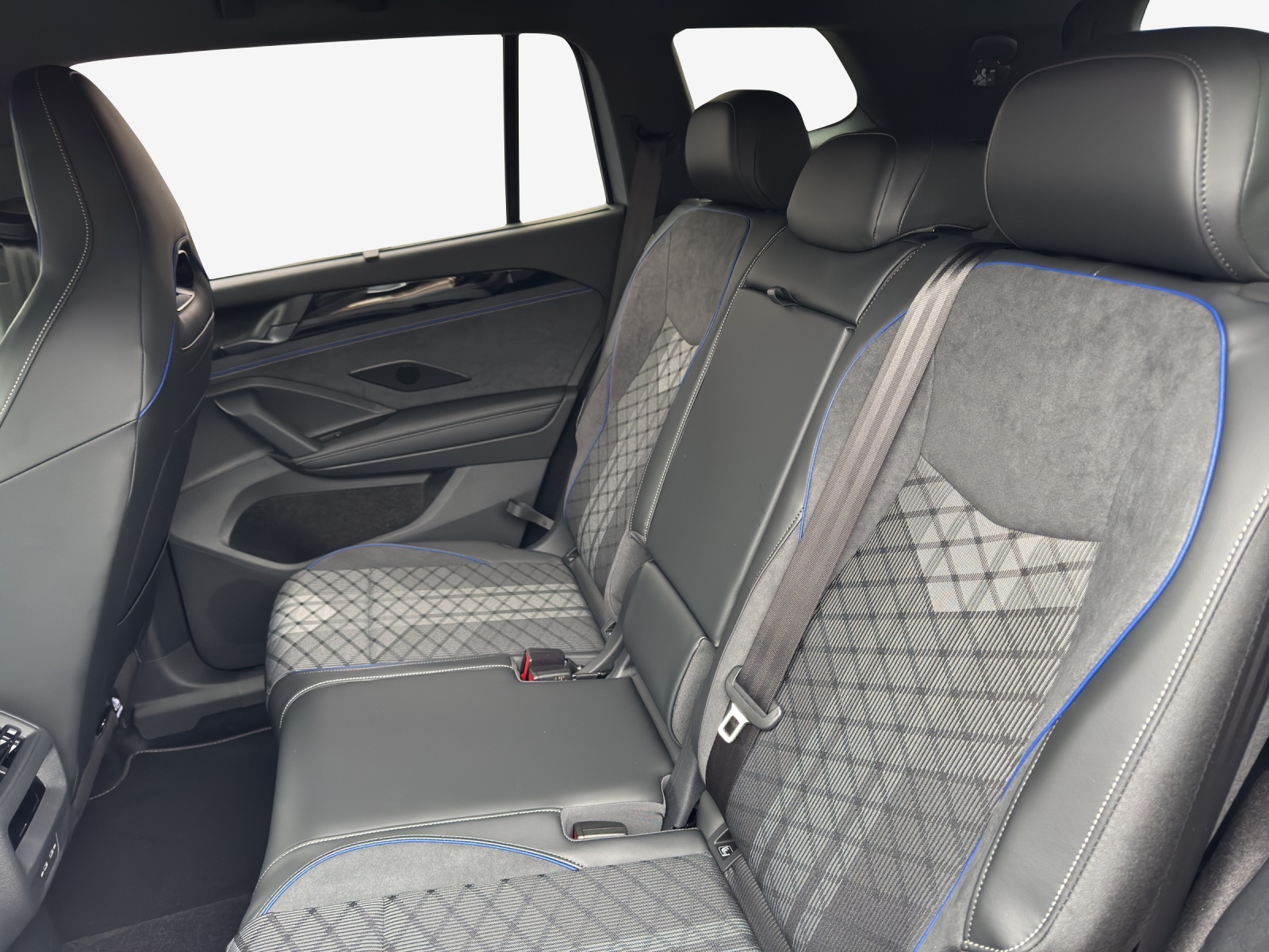 VW Tayron 2.0 TSI R-Line DSG 4Motion-image-11