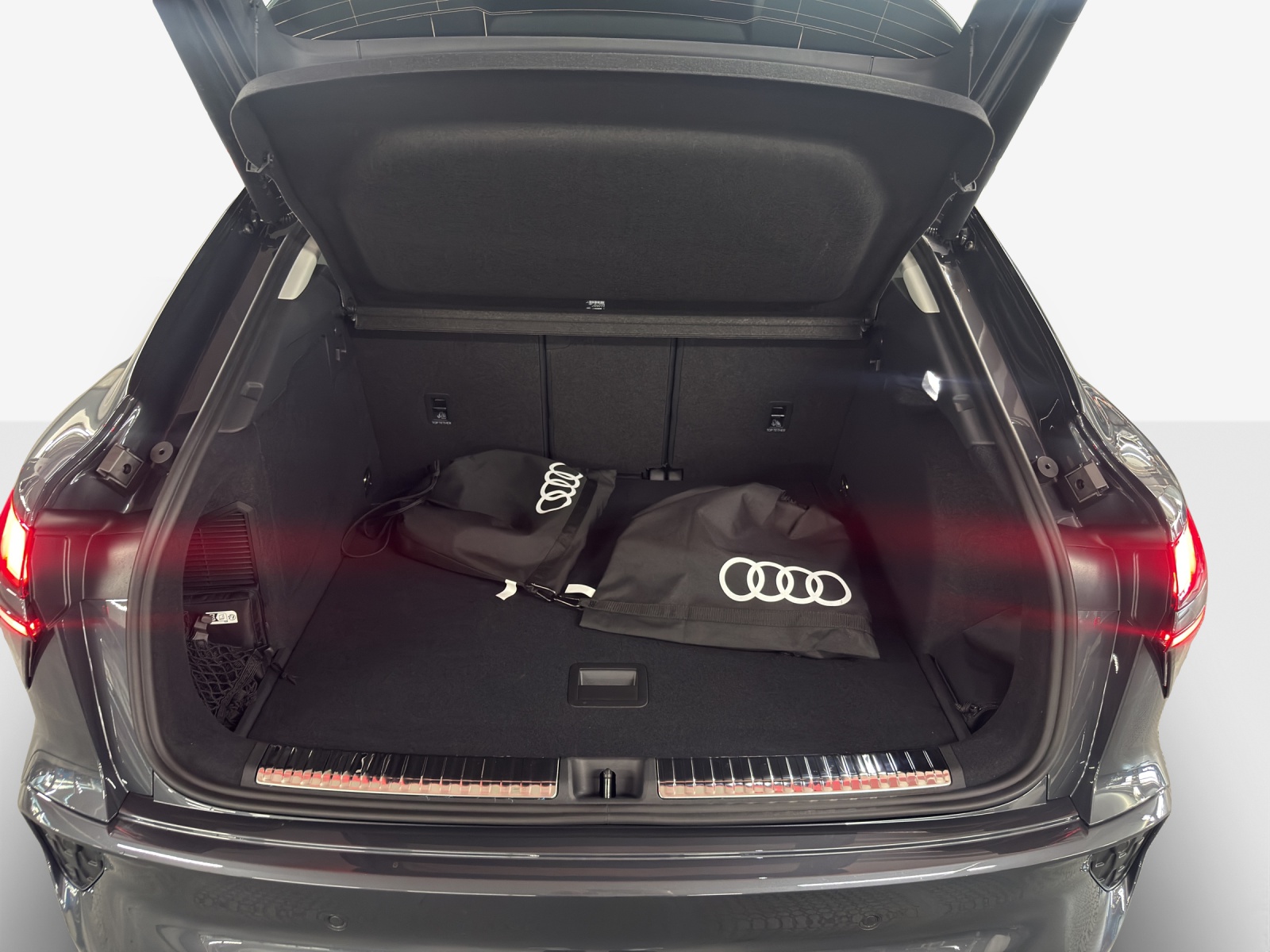 AUDI Q3 Sportback e-hybrid 200 kW S tronig-image-11