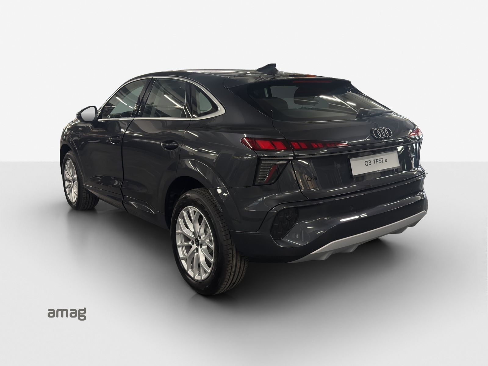 AUDI Q3 Sportback e-hybrid 200 kW S tronig-image-2