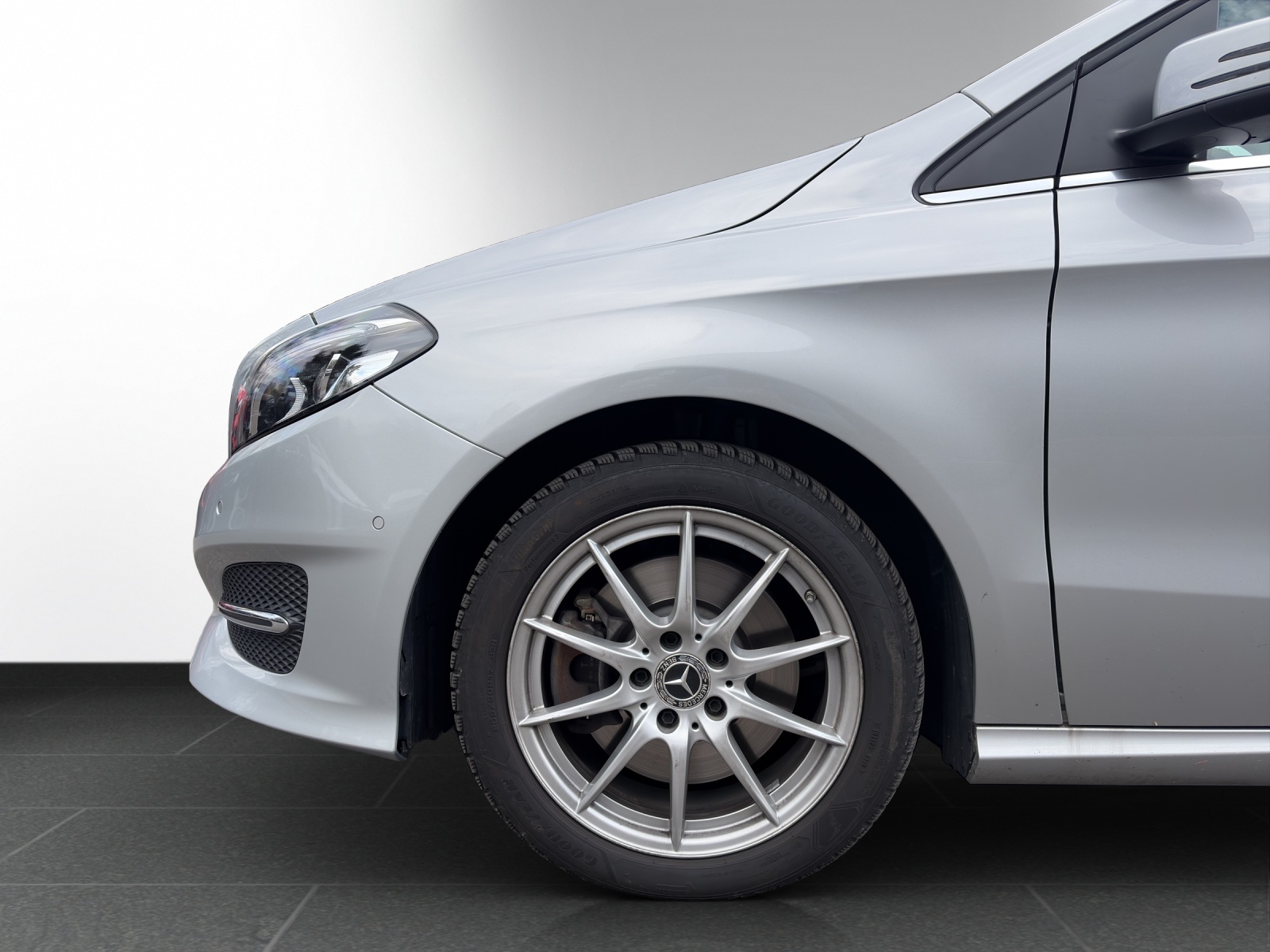 Image MERCEDES-BENZ B-250 B 250 Urban 4Matic